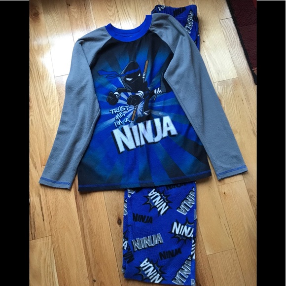 Box # 4 BUNDLE 3 Fleece Kids Winter, 1 Star Wars Summer, 1 Lego Movie Summer Pjs - Picture 4 of 6